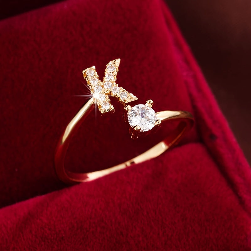 Nova – Bague ouverte moderne avec initiale et zircon