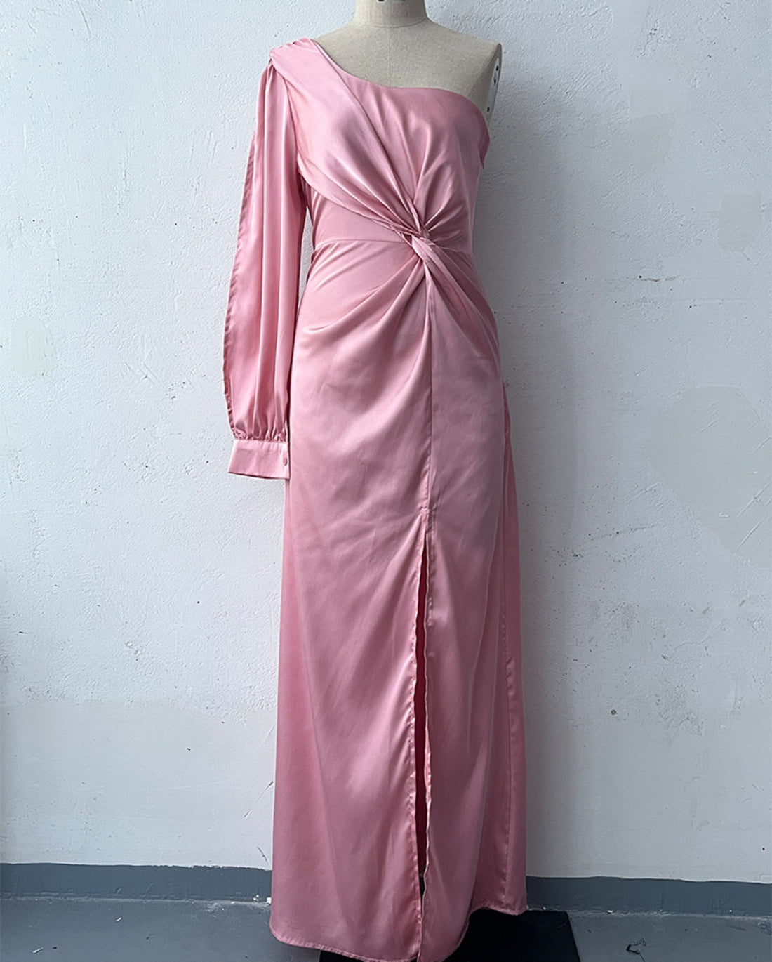 Helena - Robe chic à une épaule avec fente pour femmes