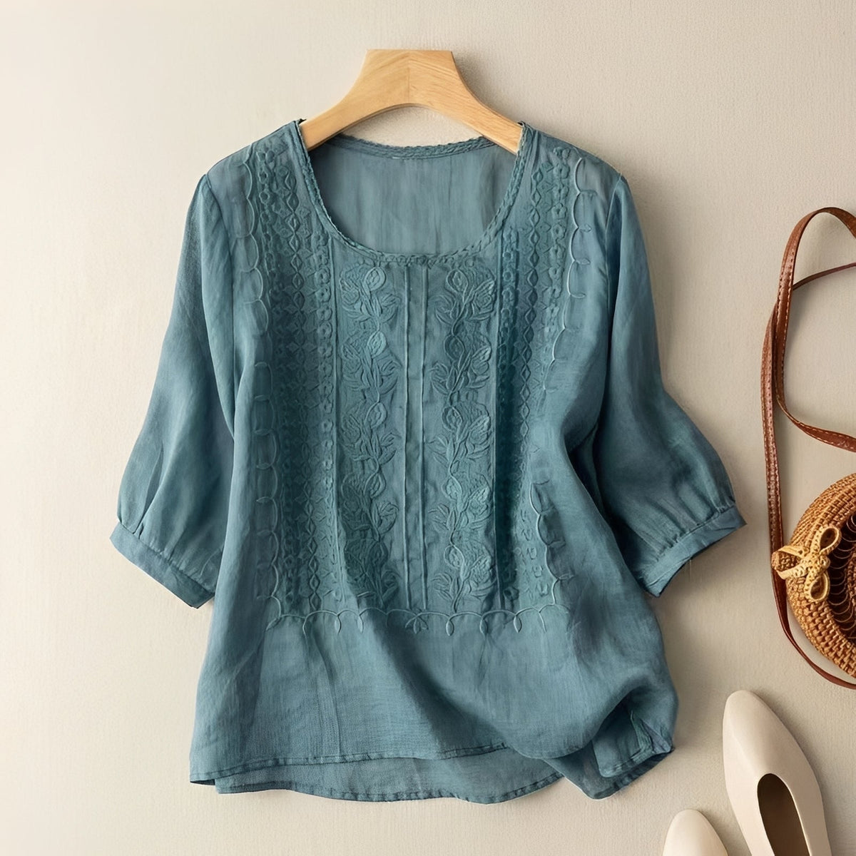 Gretchen - Blouse chic brodée à manches 3/4 pour femmes