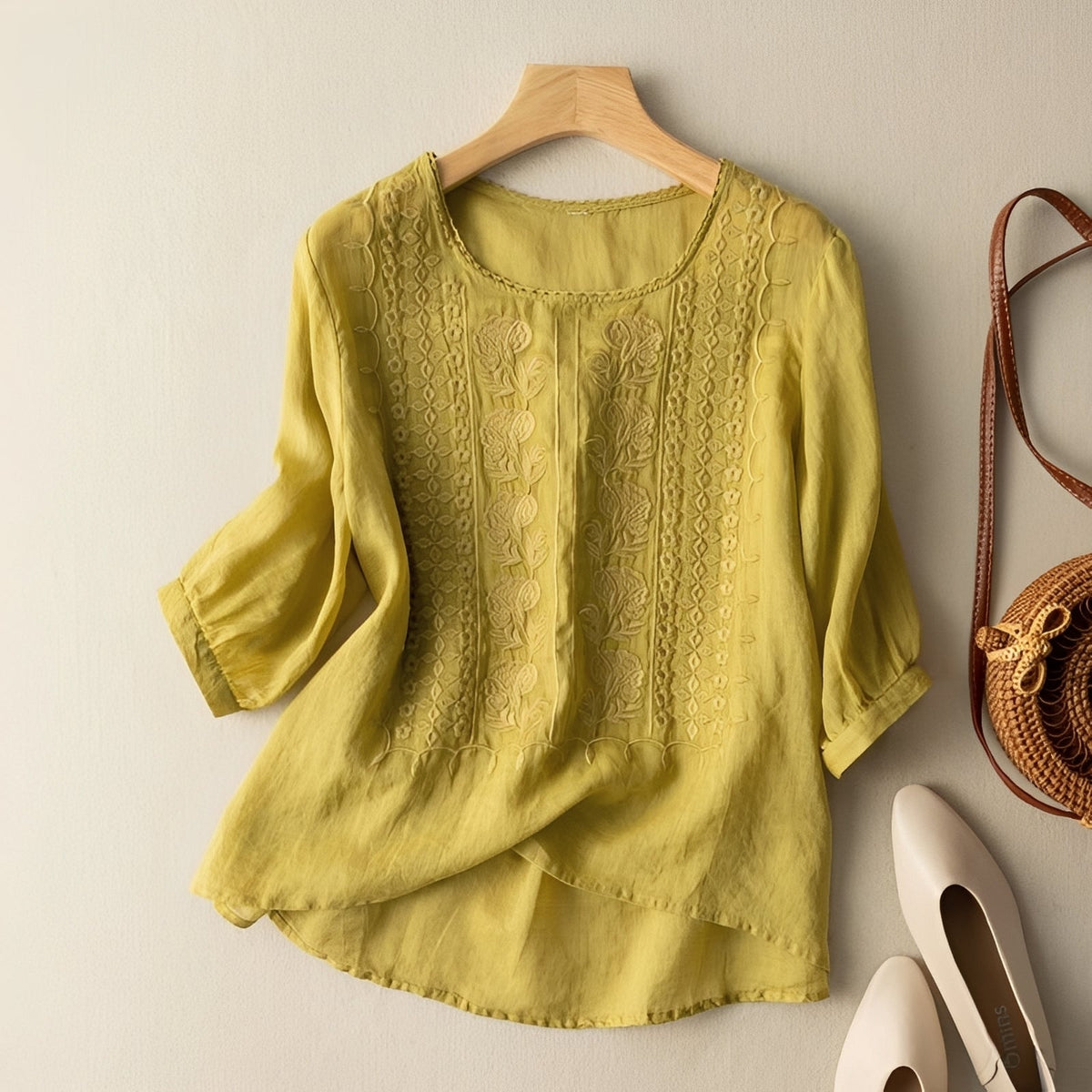 Gretchen - Blouse chic brodée à manches 3/4 pour femmes