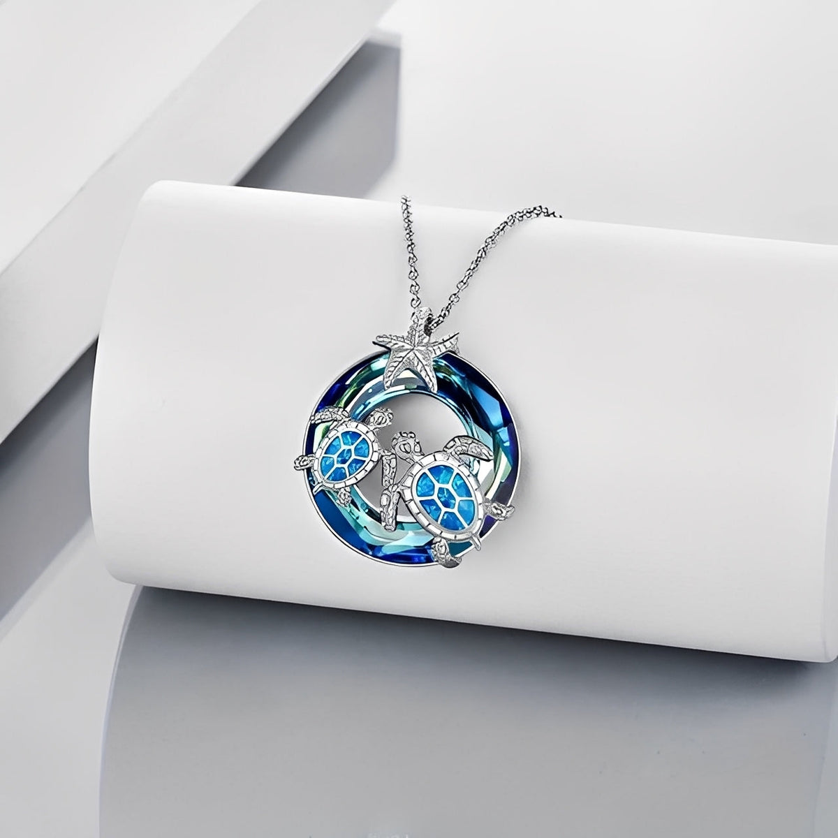 Nolwen – Collier en tortue et palmier avec cercle d'opale