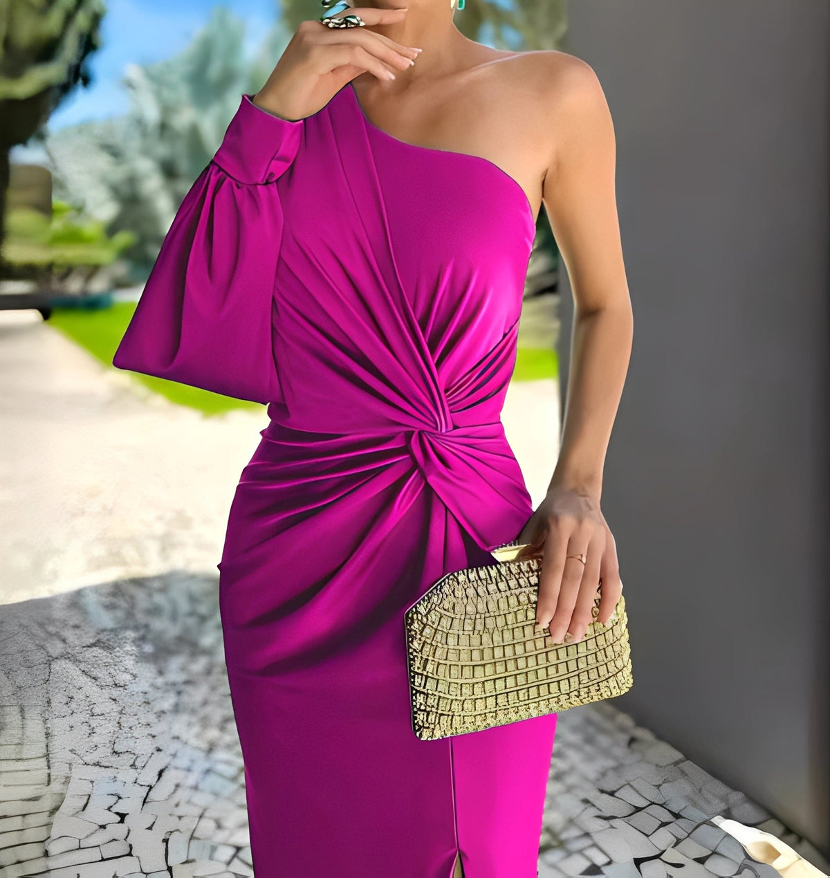 Erica - Robe longue avec épaules asymétriques et fente pour femmes