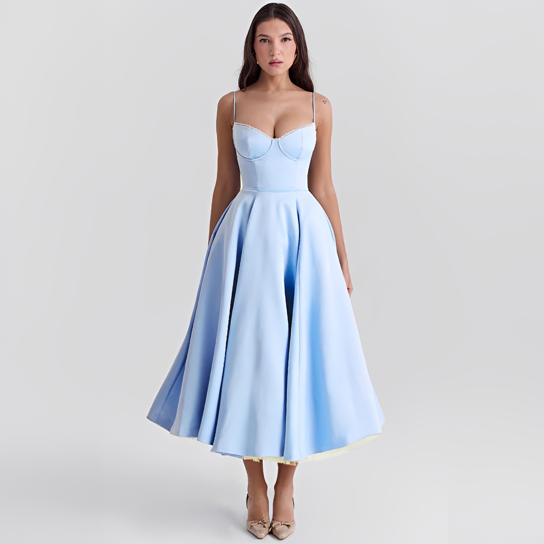 Zendaya - Robe Élégante à Double Couche