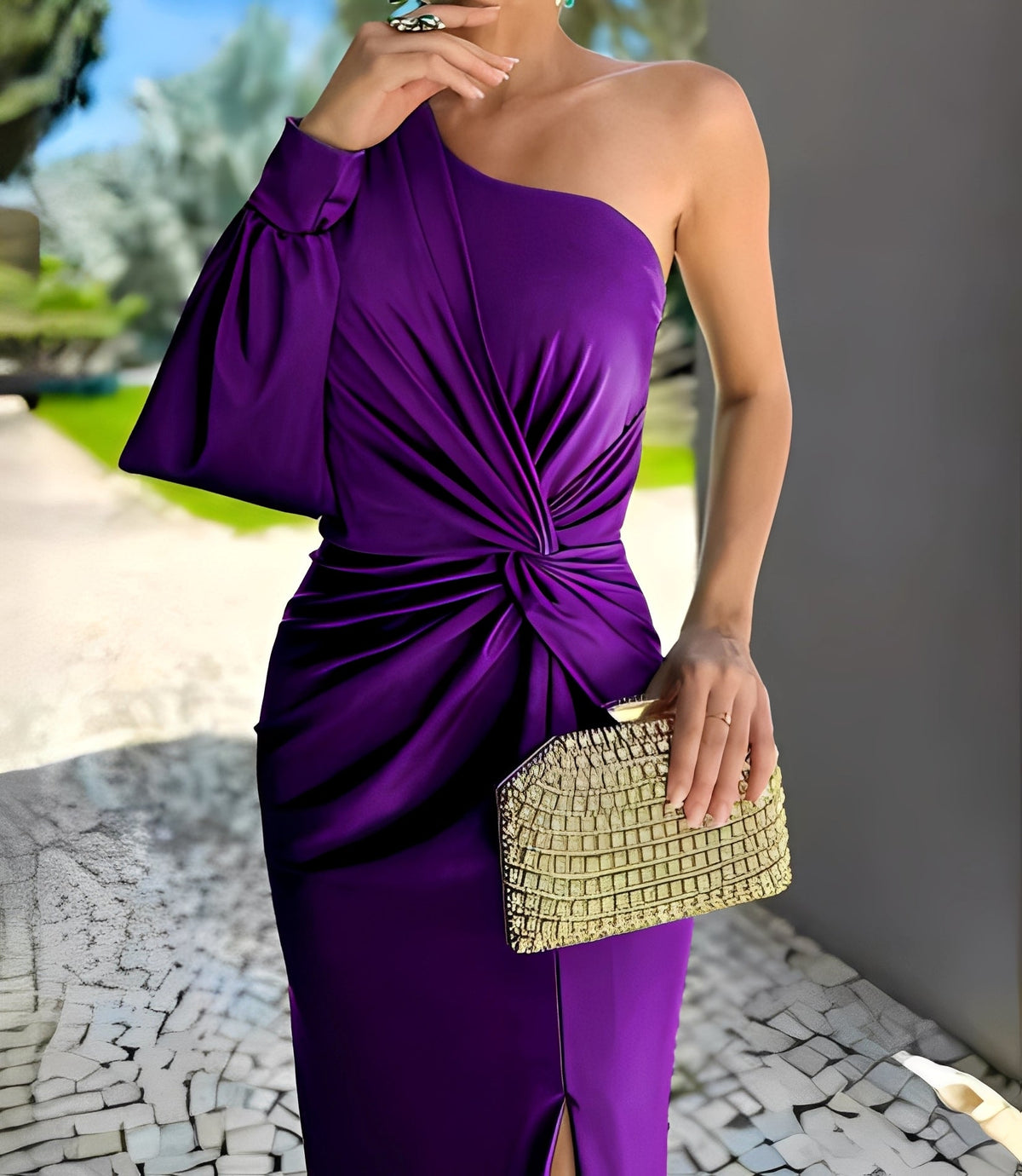 Erica - Robe longue avec épaules asymétriques et fente pour femmes