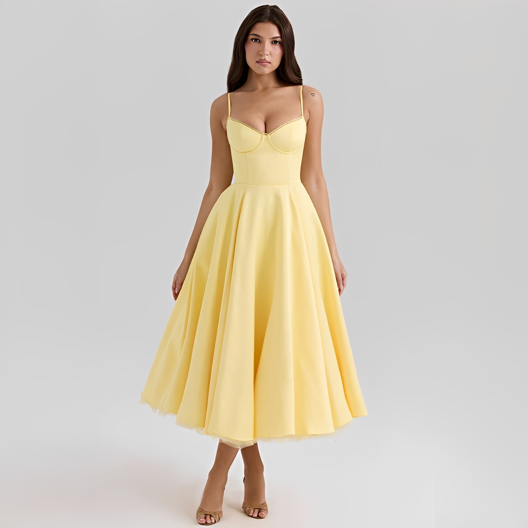 Zendaya - Robe Élégante à Double Couche