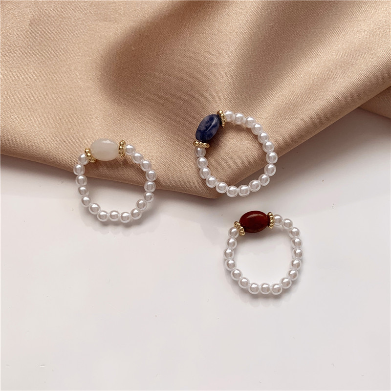 Perle de pierre - Bague en perles vintage