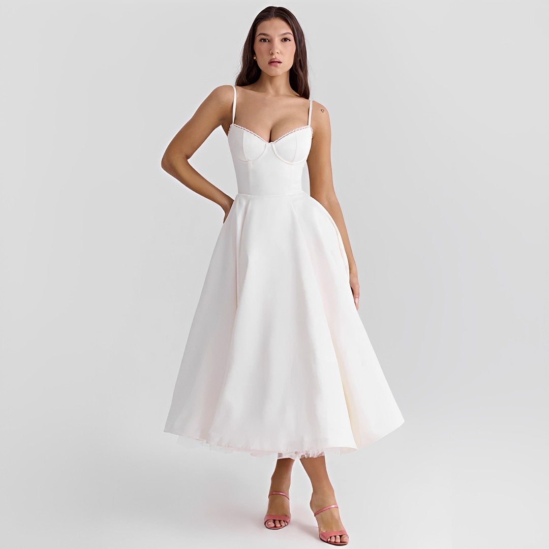 Zendaya - Robe Élégante à Double Couche