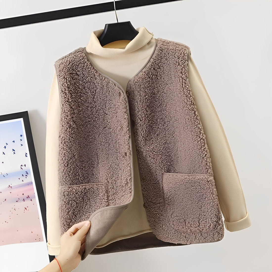 Nellie - Élégant gilet en peluche de laine d'agneau pour femmes