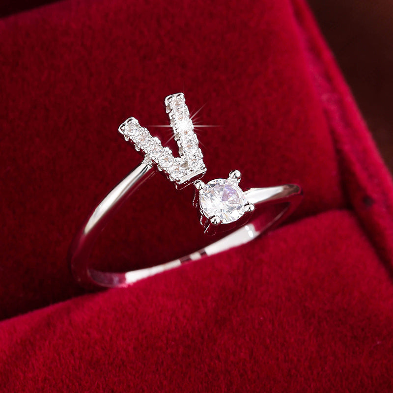 Nova – Bague ouverte moderne avec initiale et zircon