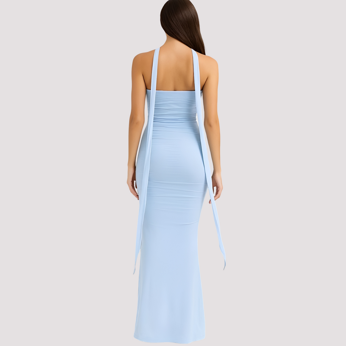 Antonia - Robe élégante ajustée avec collier