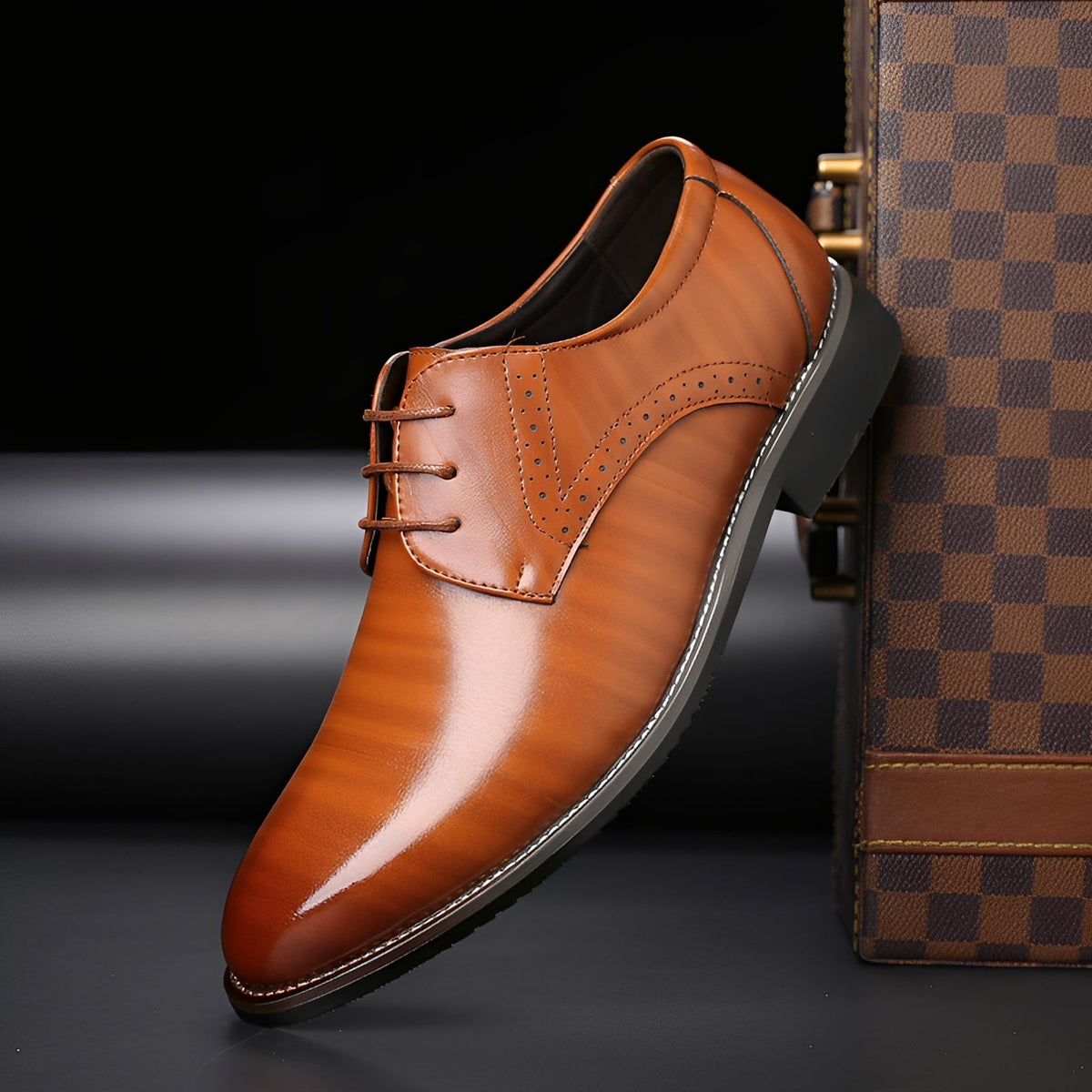 Desmond - Chaussures en cuir formelles avec détails brogue pour hommes