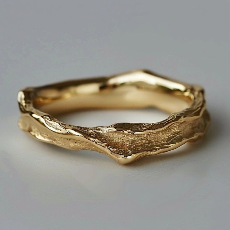 Sara – Bague en or vintage forgé