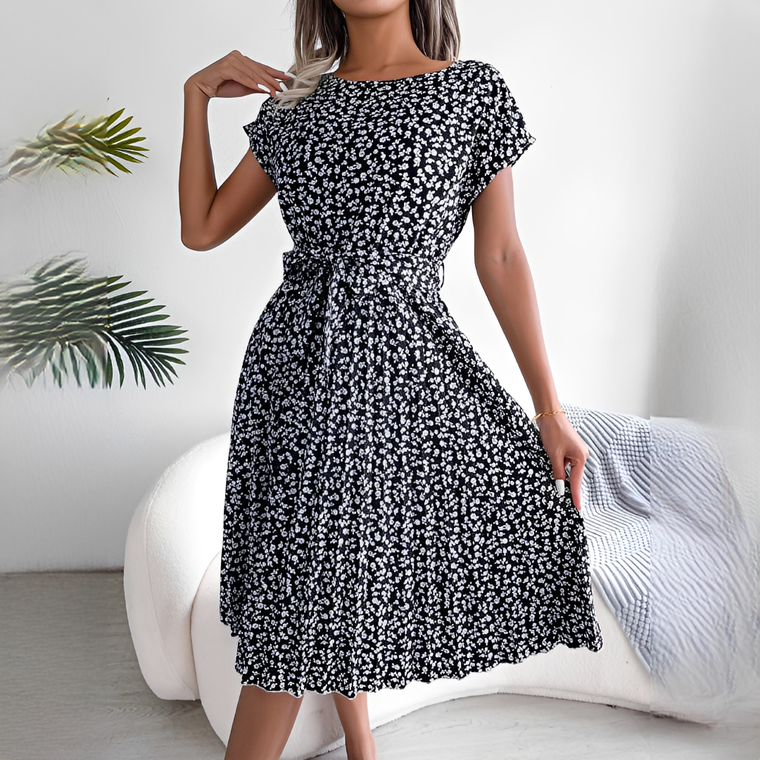 Lyka - Robe estivale chic à manches courtes pour femme