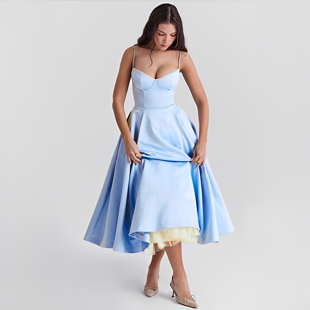 Zendaya - Robe Élégante à Double Couche
