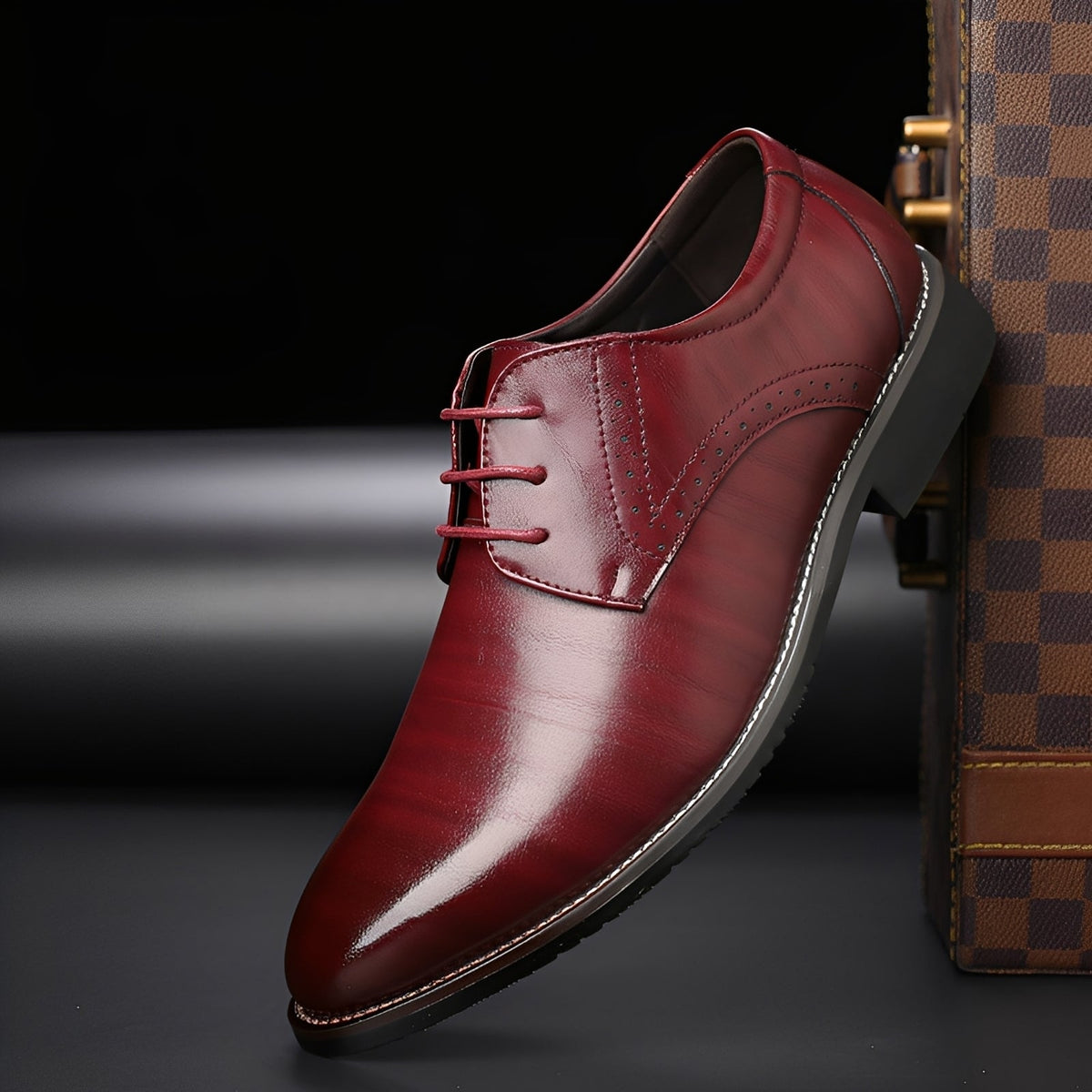 Desmond - Chaussures en cuir formelles avec détails brogue pour hommes