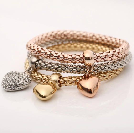 Aria – Bracelet en métal avec cœurs solides