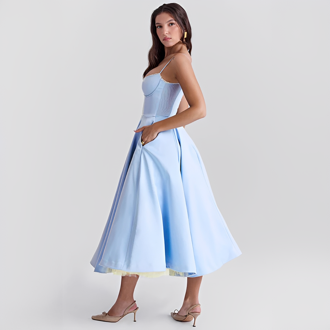 Zendaya - Robe Élégante à Double Couche