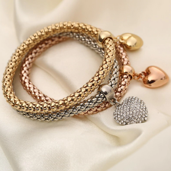 Aria – Bracelet en métal avec cœurs solides