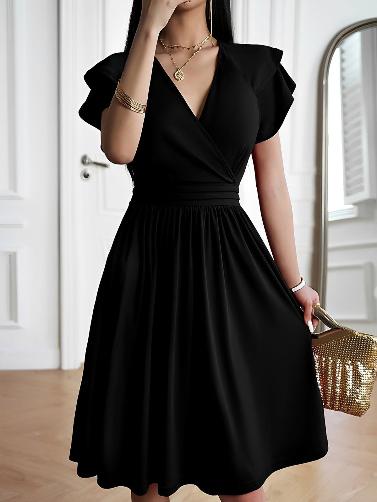 Laura - Robe chic avec décolleté en V pour femmes
