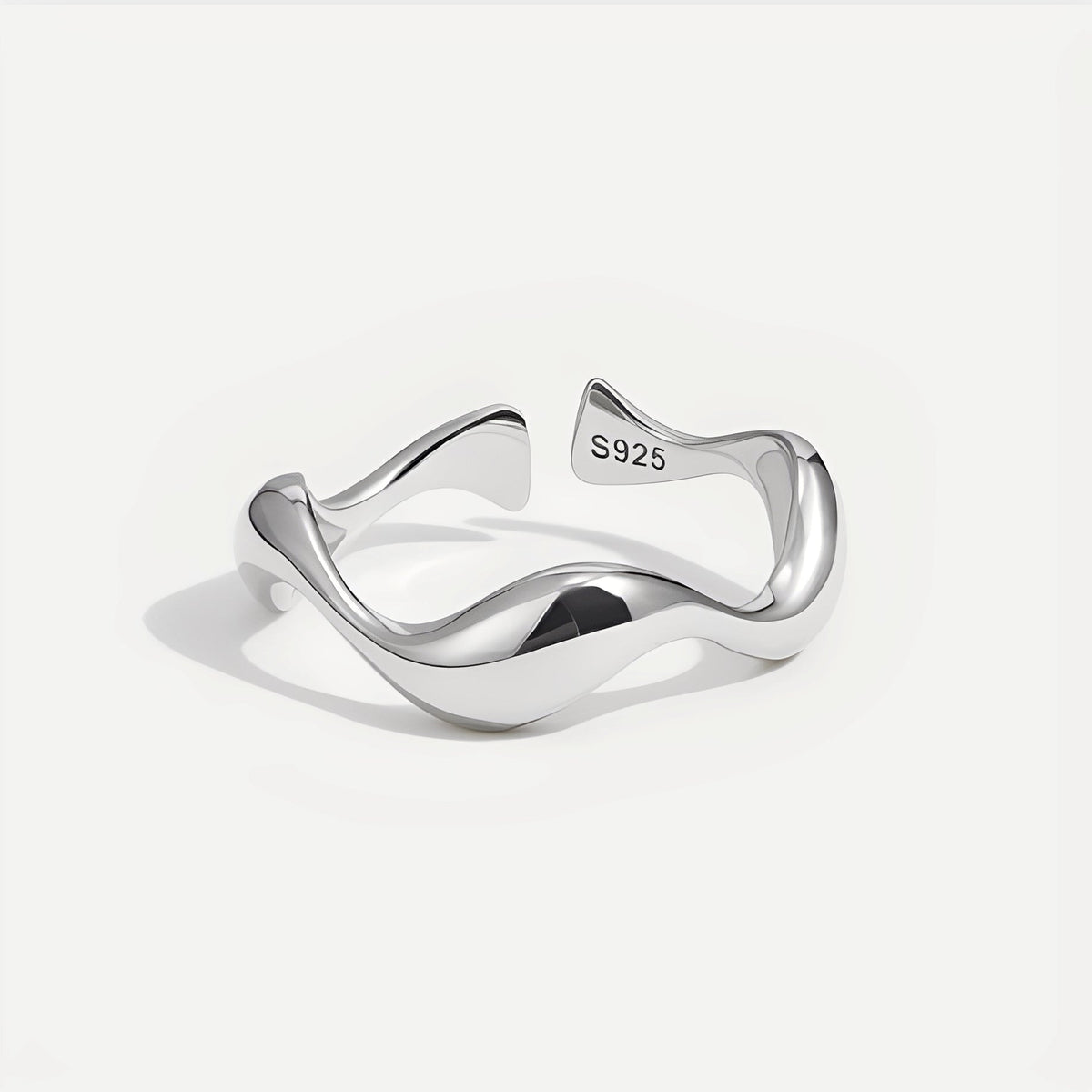 Ondine – Bague Ondulée Minimaliste