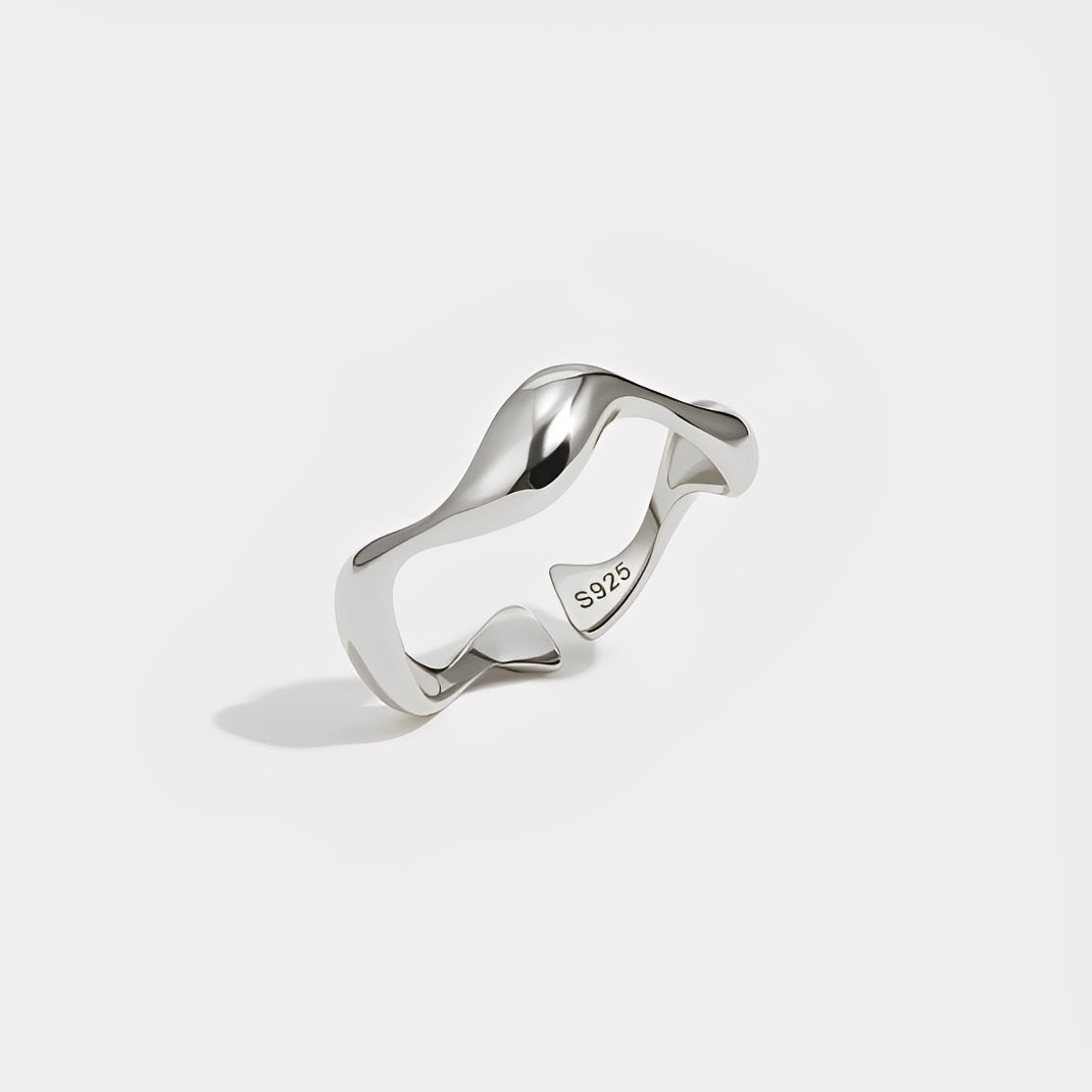 Ondine – Bague Ondulée Minimaliste