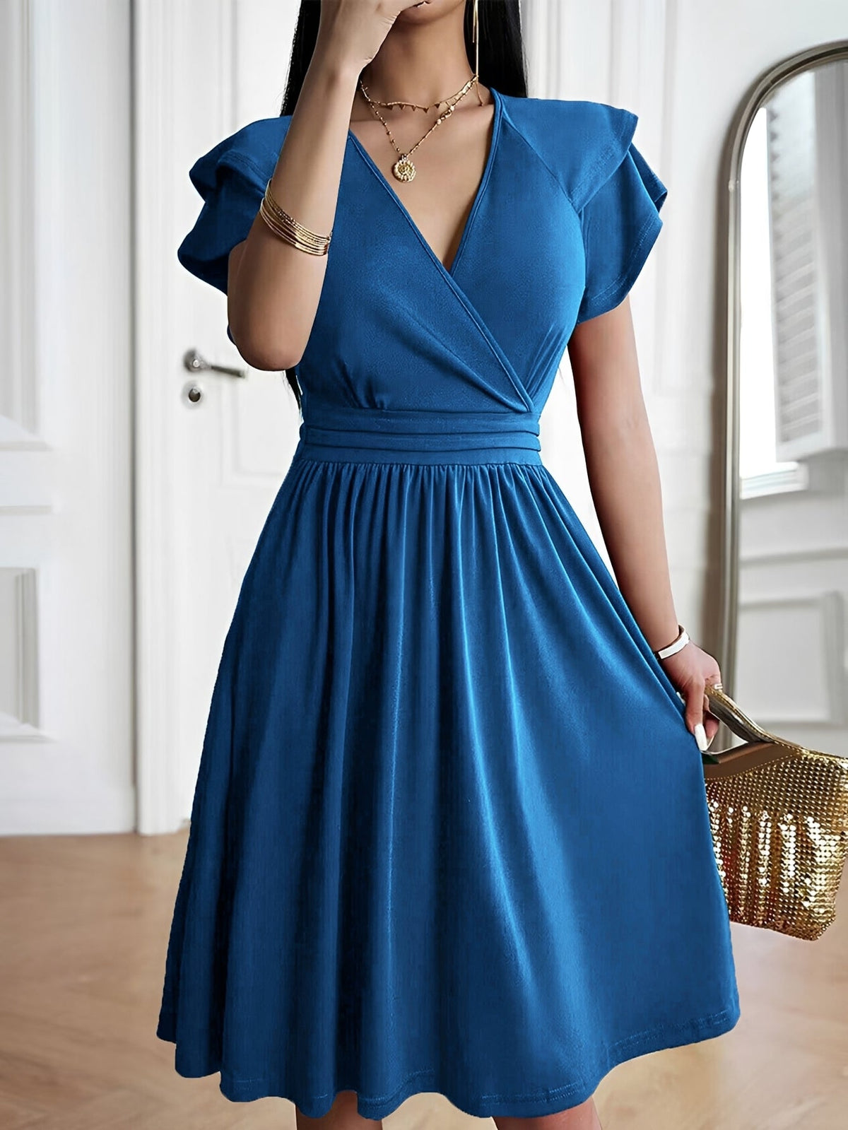Laura - Robe chic avec décolleté en V pour femmes