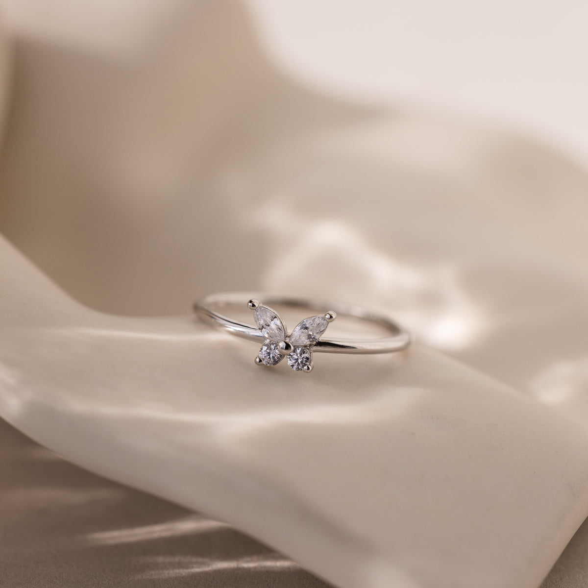 Papillon – Élégante bague de diamants