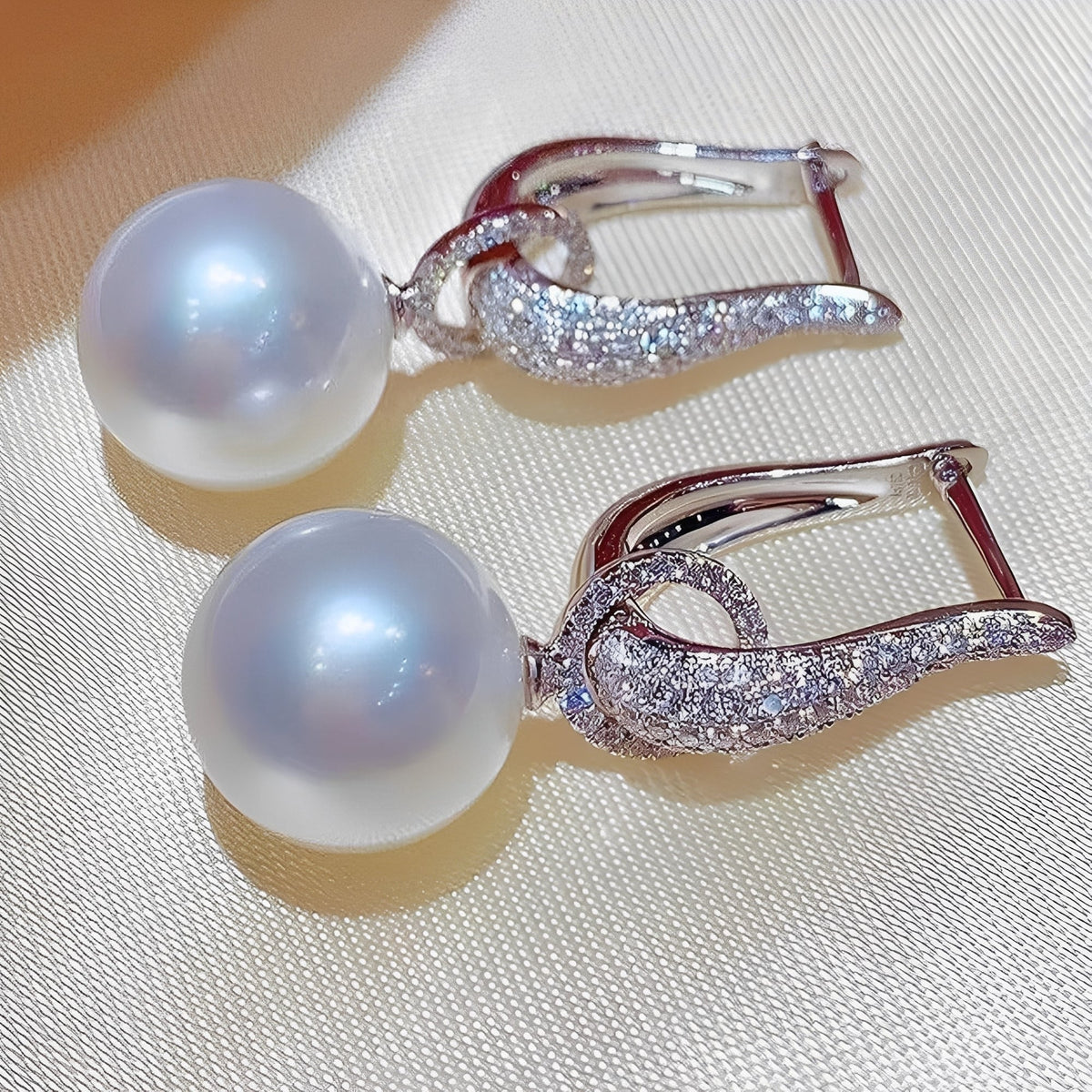 Thalia – Boucle d'oreille clip de mode avec effet luxe en zirconium