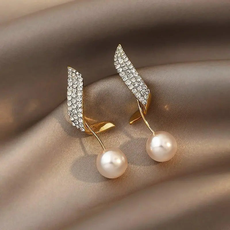 Lumine – Boucles d'oreilles charmantes avec perles et doré luxueux