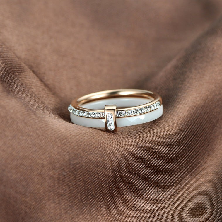 Cerelia – Bague en céramique de luxe avec zirconiums