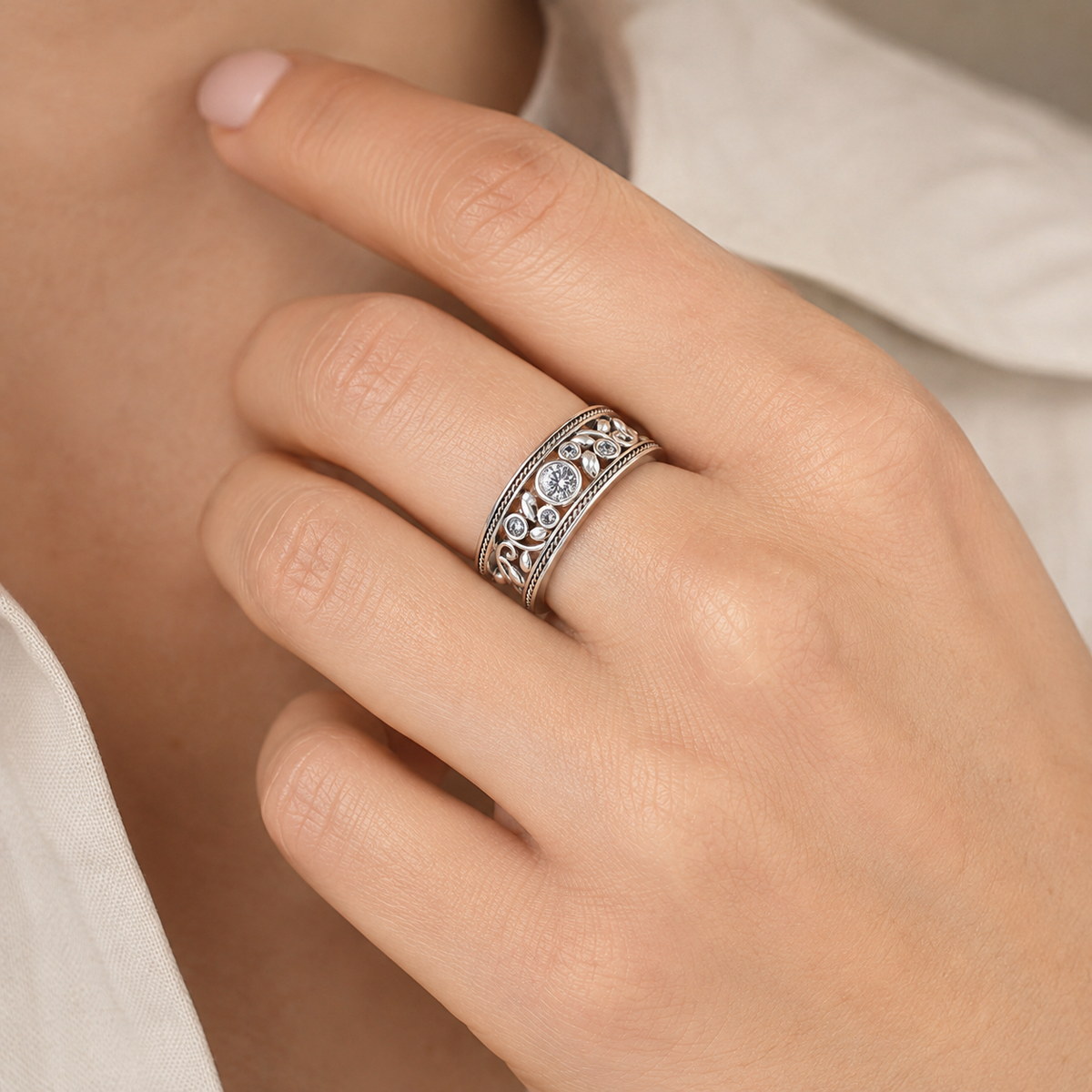 Nina – Bague vintage en argent et zircon