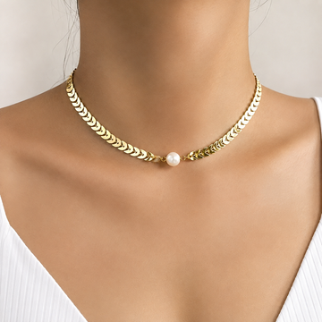 Aria – Collier Romain en Or et Perle Élégante