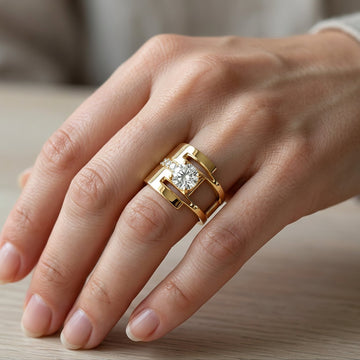 Sharon – Bague vintage en or avec zirconiums irréguliers