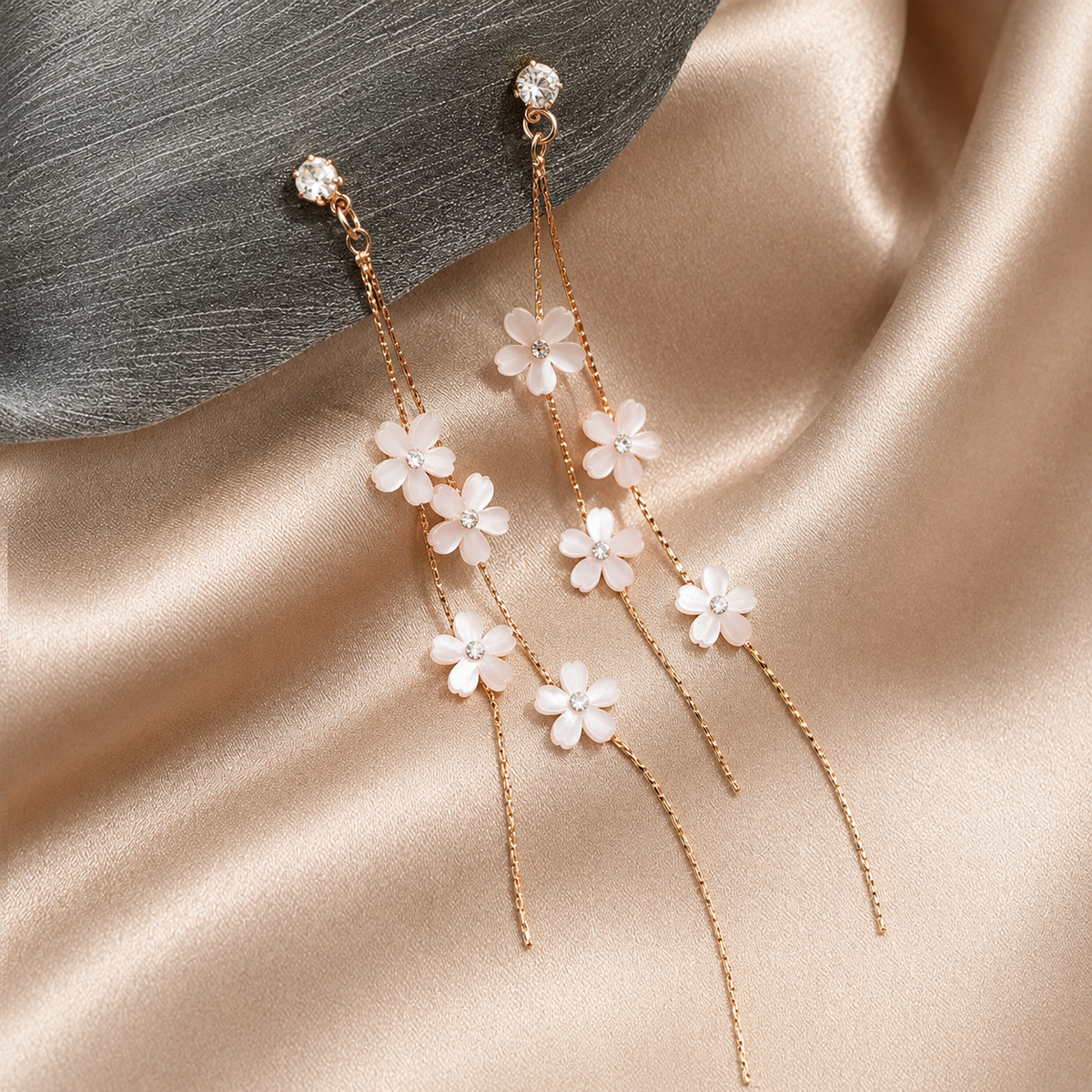 Yuri - Boucles d'oreilles en Fil de Jasmin Blanc