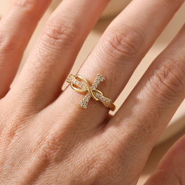 Eliane – Bague de croix chrétienne en zircon pour femmes