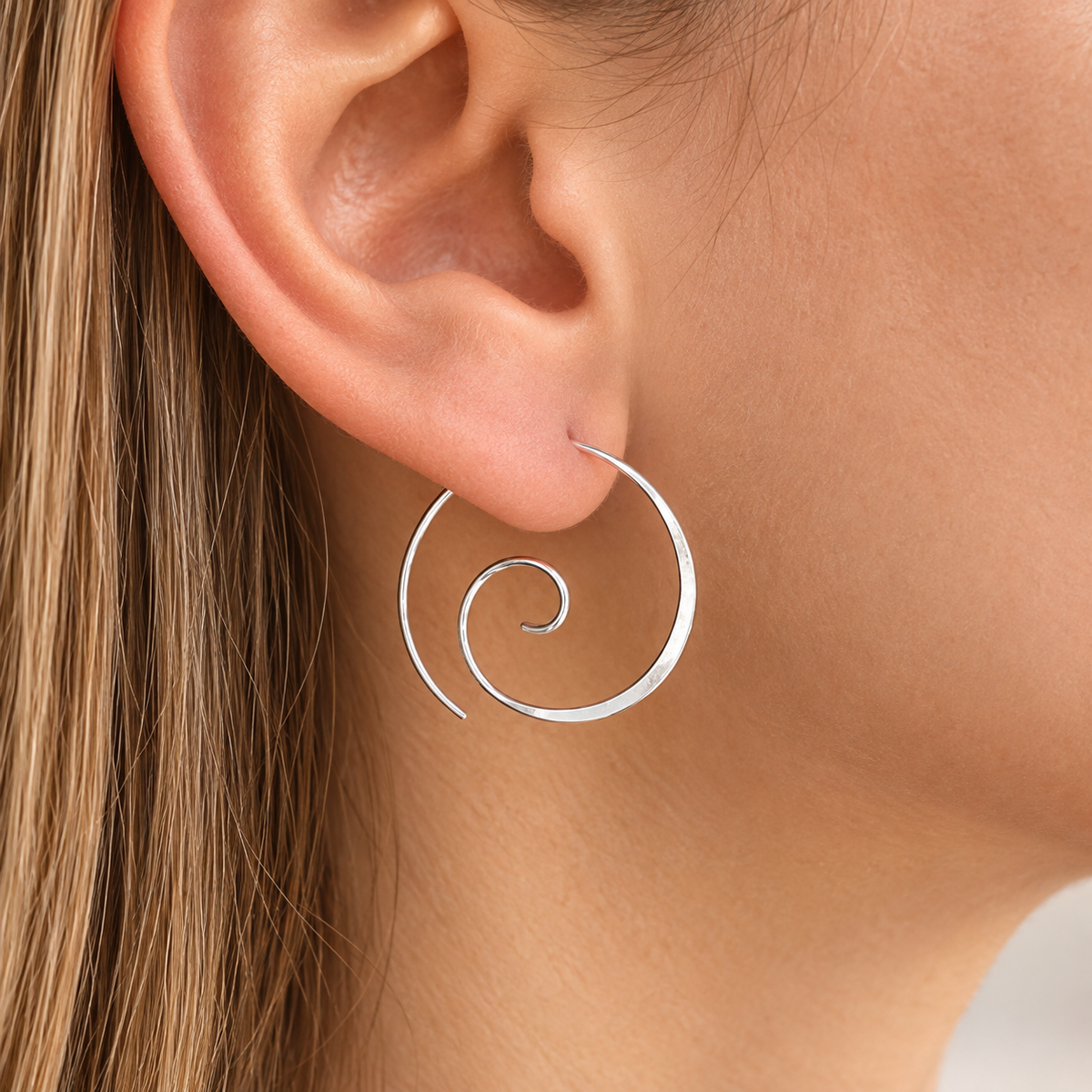 Yara – Boucles d'oreilles spirales boho en argent