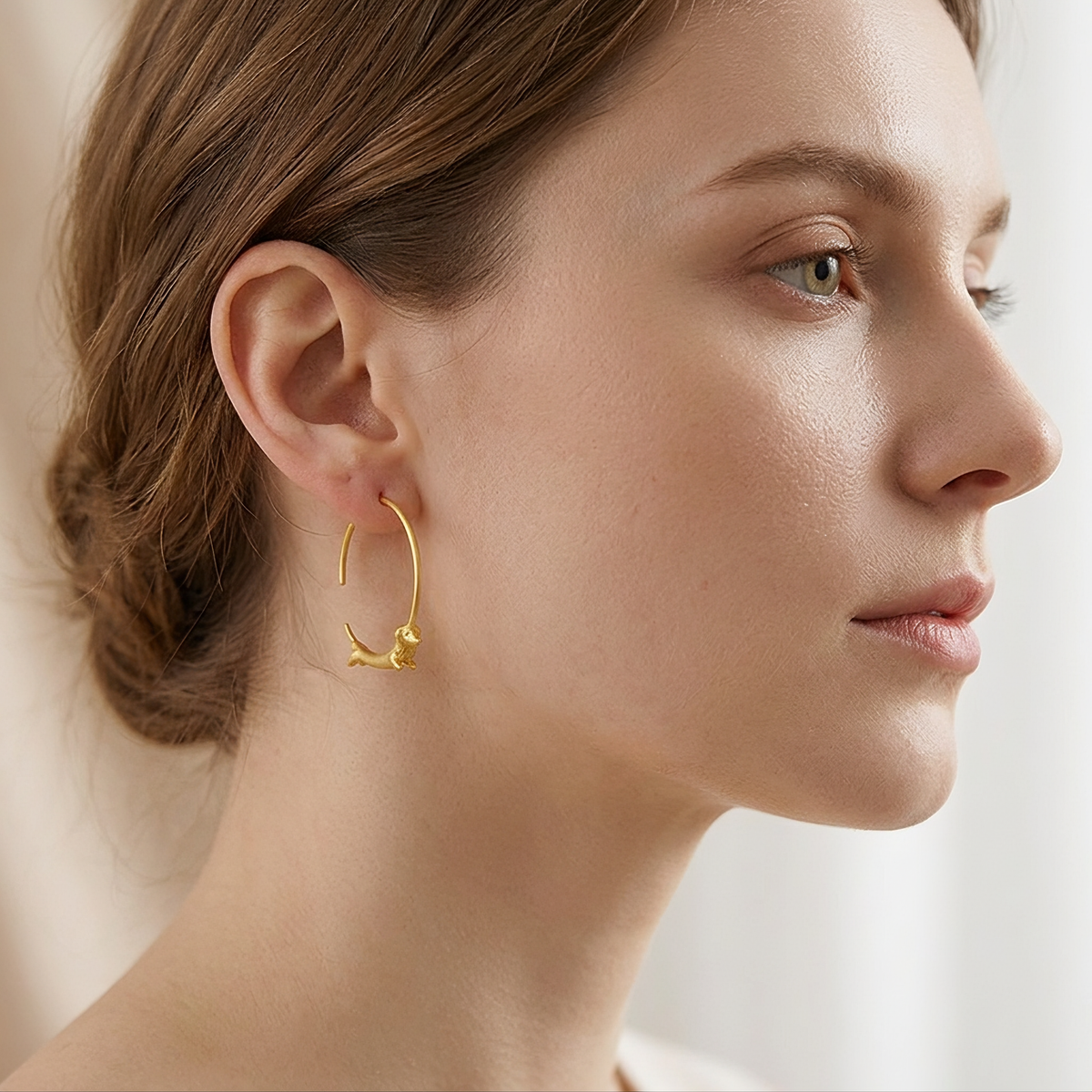 Riham - Boucles d'oreilles créoles avec design de chien saucisse