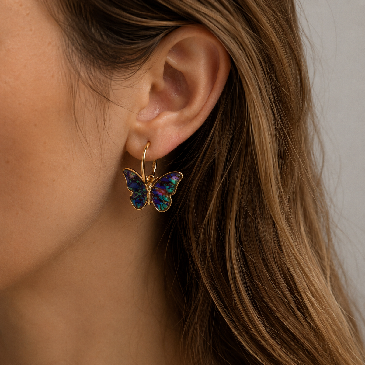 Alina – Boucles d'oreilles papillon avec émail et cristaux