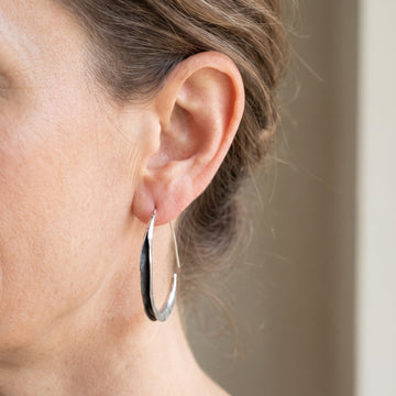 Lina – Boucle d'oreille unique grand cercle