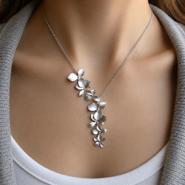 Flora – Collier en fleur argenté de style vintage