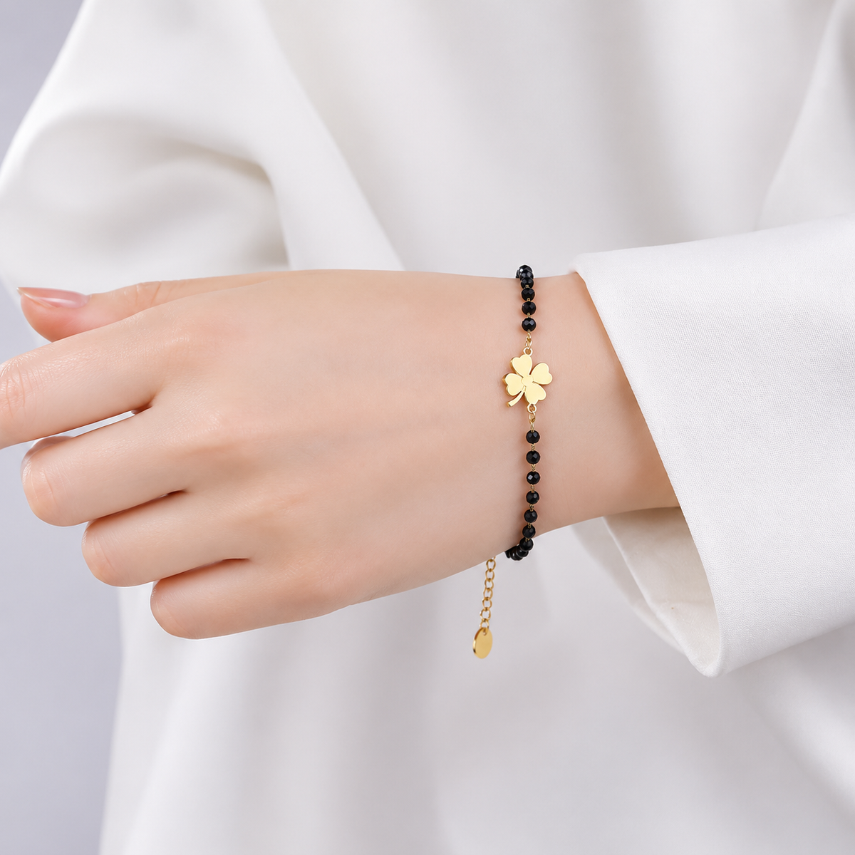 Faelya – Bracelet amulette trèfle à quatre feuilles