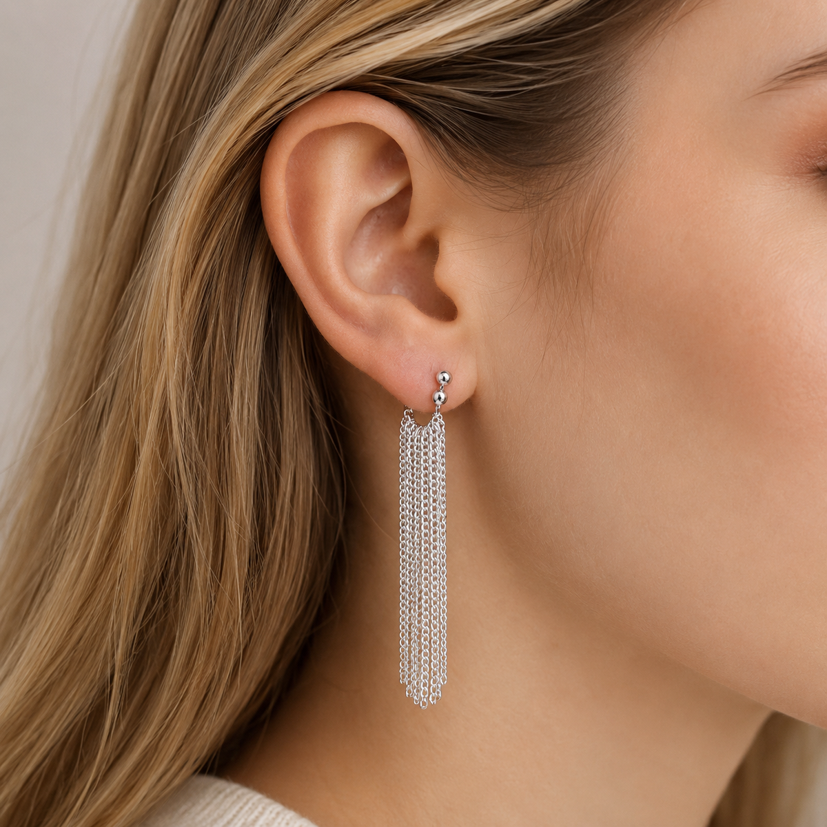 Nora - Boucles d'oreilles longues en chaîne d'argent fluide
