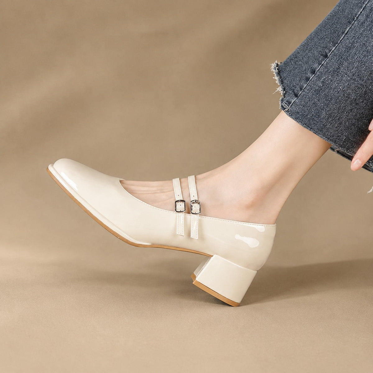 Curtis - Sandales Élégantes à Talons Carrés