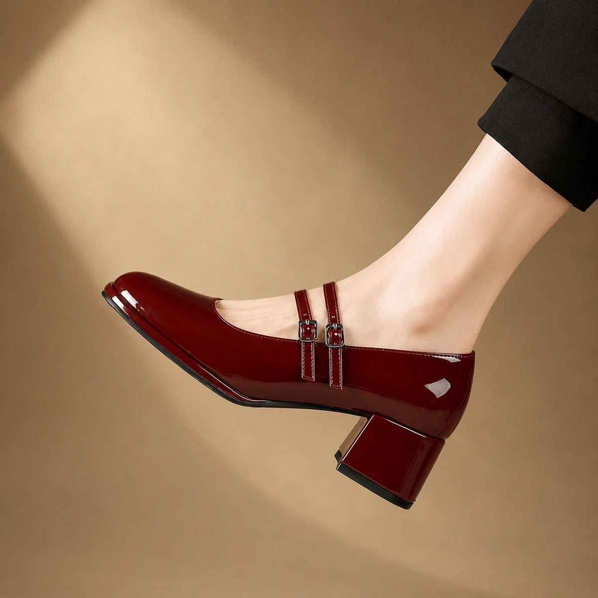 Curtis - Sandales Élégantes à Talons Carrés