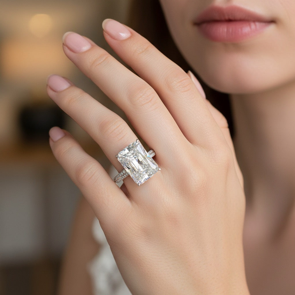 Jade – Bague avec zircon de grande taille