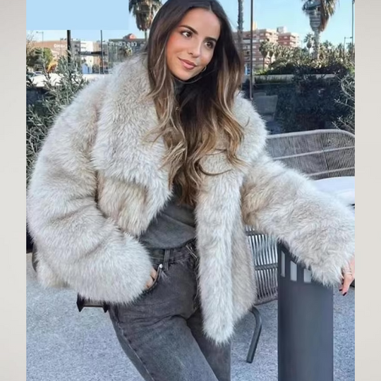 Veste courte et chaude en fausse fourrure pour l'hiver - Femme