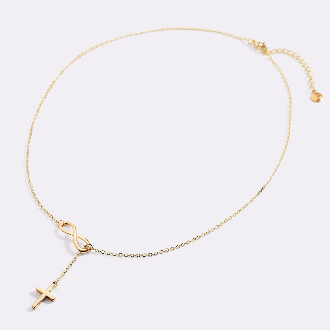 Yuna – Collier avec pendentif en croix infinie