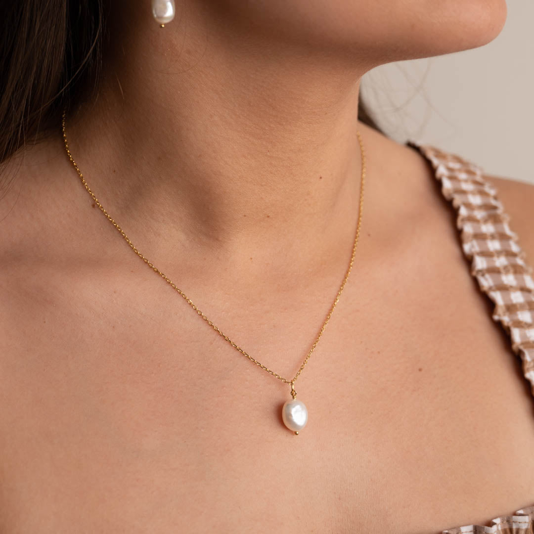 Collier de perles dorées - Pendentif en perle brillante