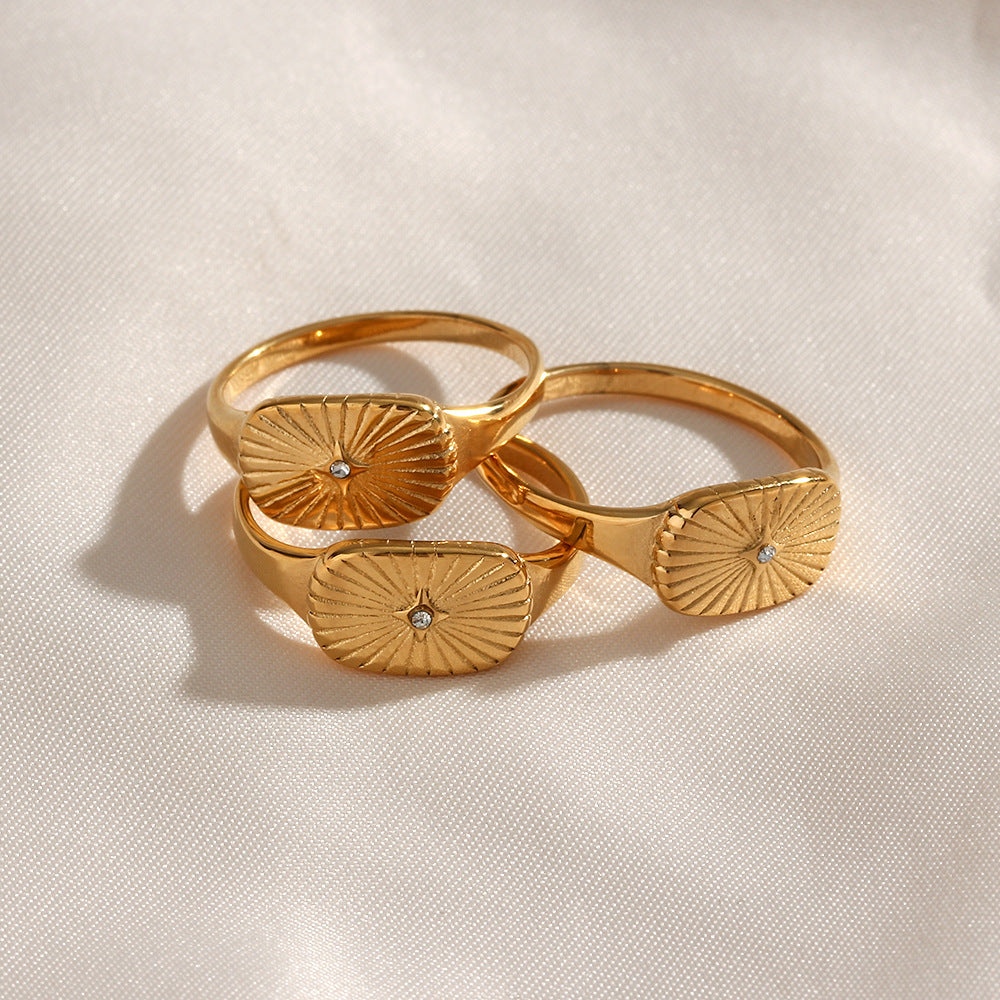 Aglaia - Bague de soleil dorée