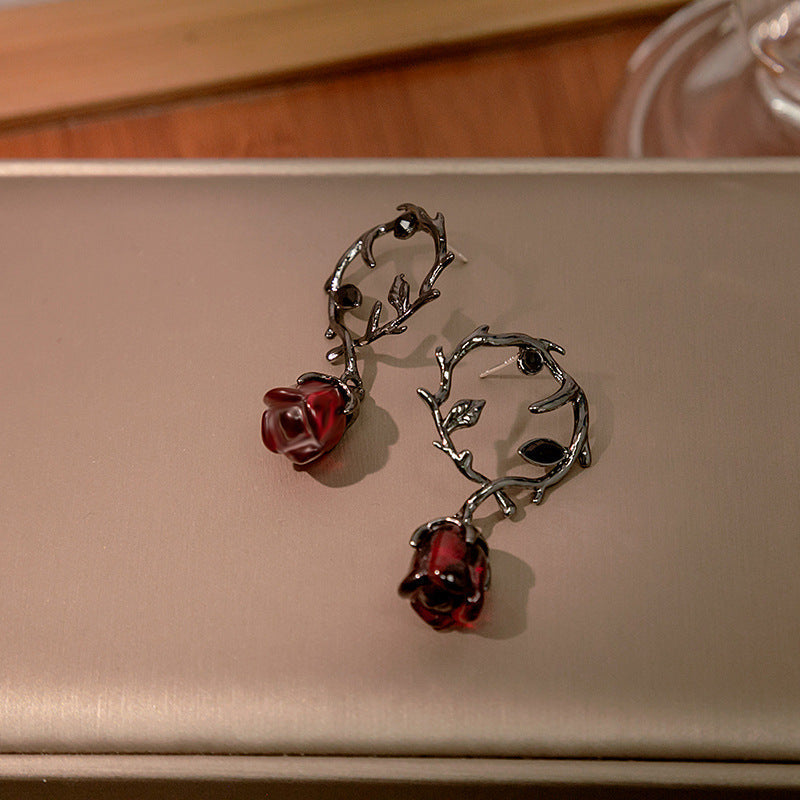 Rosalya – Boucles d'oreilles Rose Rouge et Baie Sombre